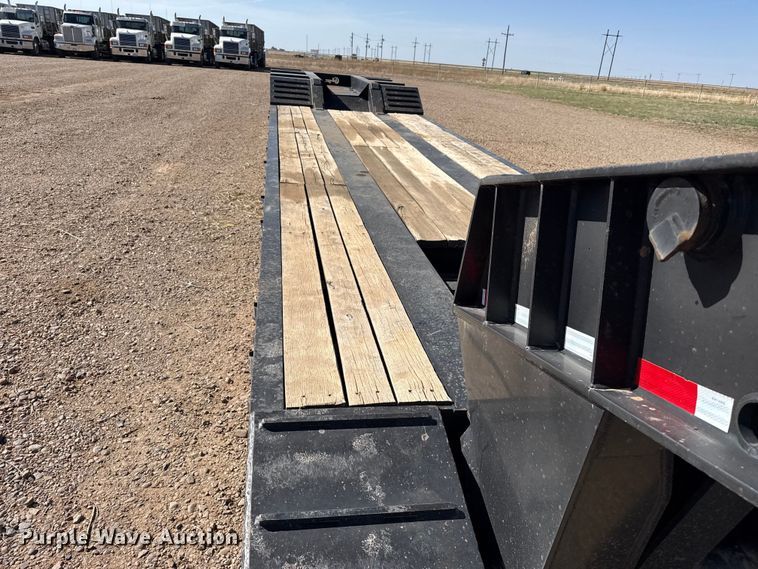 image for item FC2296 2020 Witzco NGB-35 Challenger lowboy equipment trailer