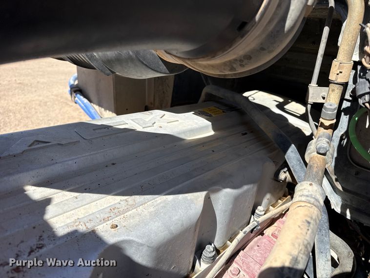 image for item FC2297 2012 Mack CHU613 semi truck