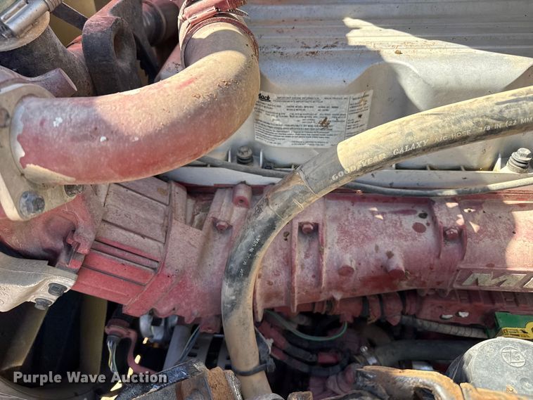 image for item FC2297 2012 Mack CHU613 semi truck