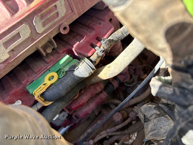 image for item FC2297 2012 Mack CHU613 semi truck