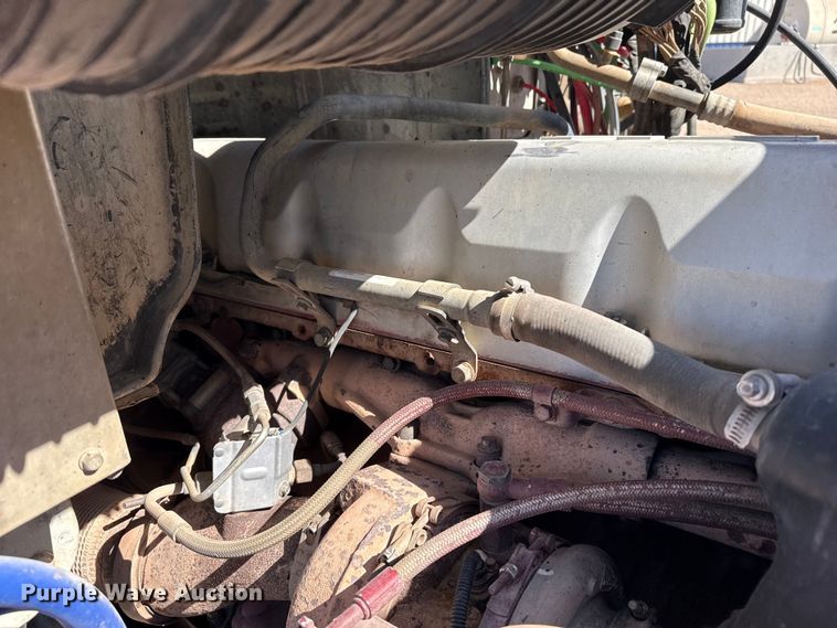 image for item FC2297 2012 Mack CHU613 semi truck