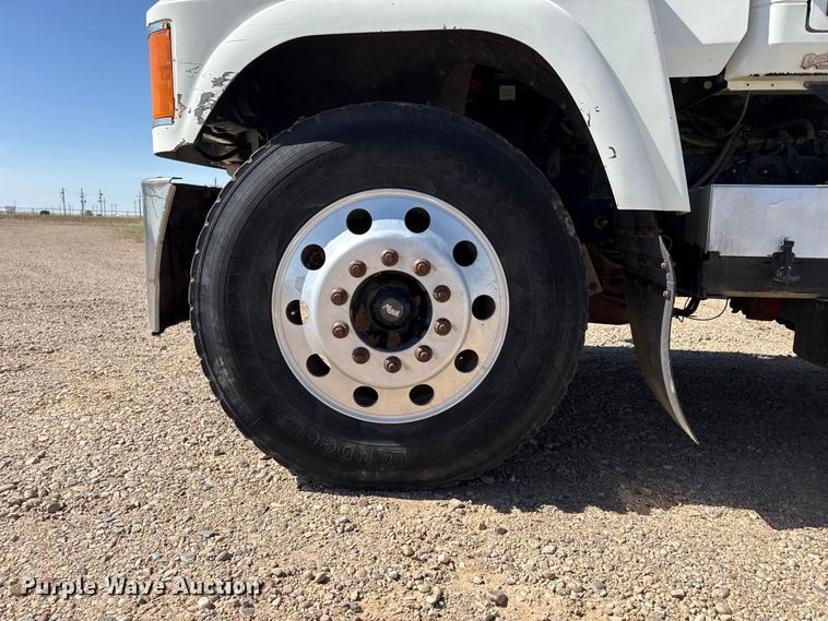 image for item FC2297 2012 Mack CHU613 semi truck