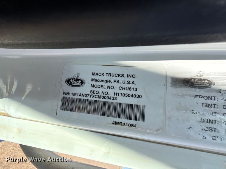 image for item FC2297 2012 Mack CHU613 semi truck