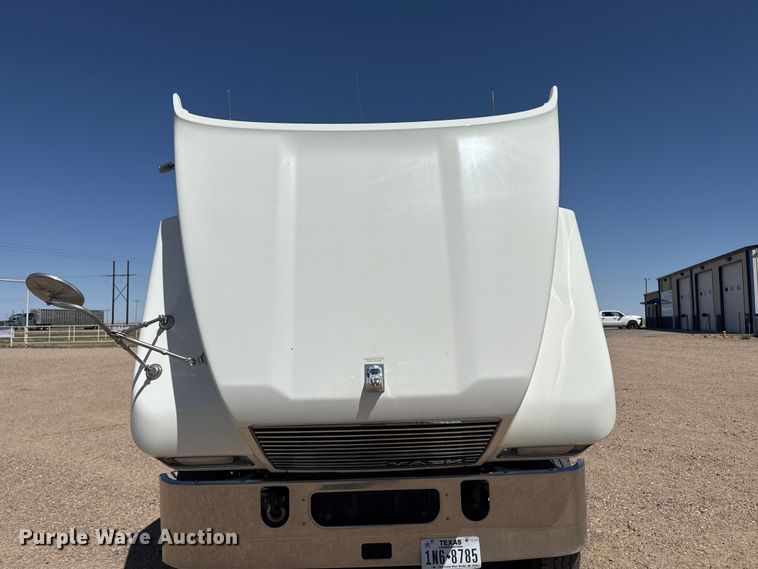image for item FC2299 2018 Mack CHU613 semi truck