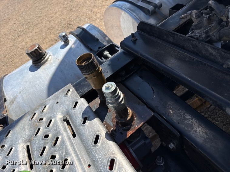 image for item FC2299 2018 Mack CHU613 semi truck