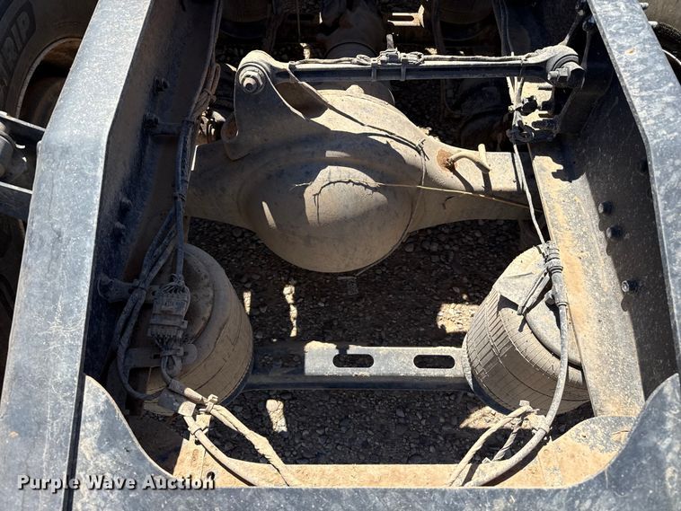 image for item FC2299 2018 Mack CHU613 semi truck