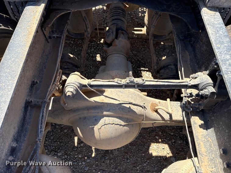 image for item FC2299 2018 Mack CHU613 semi truck
