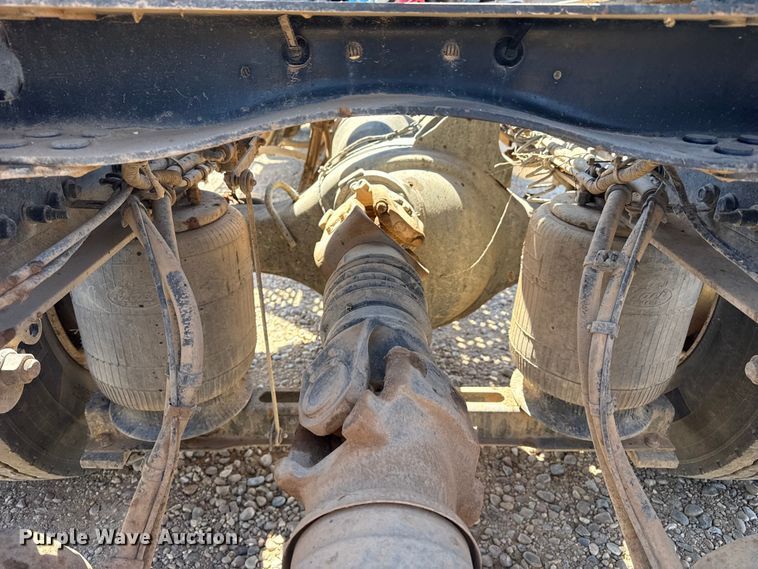 image for item FC2299 2018 Mack CHU613 semi truck