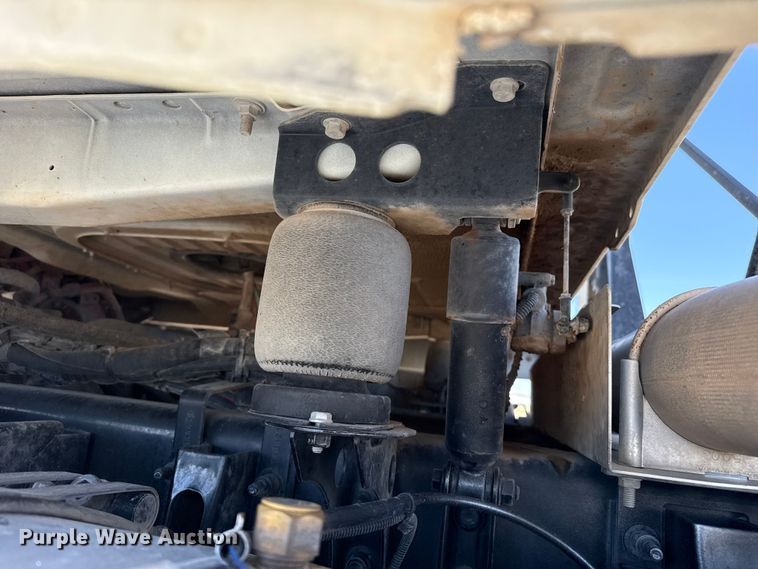 image for item FC2299 2018 Mack CHU613 semi truck