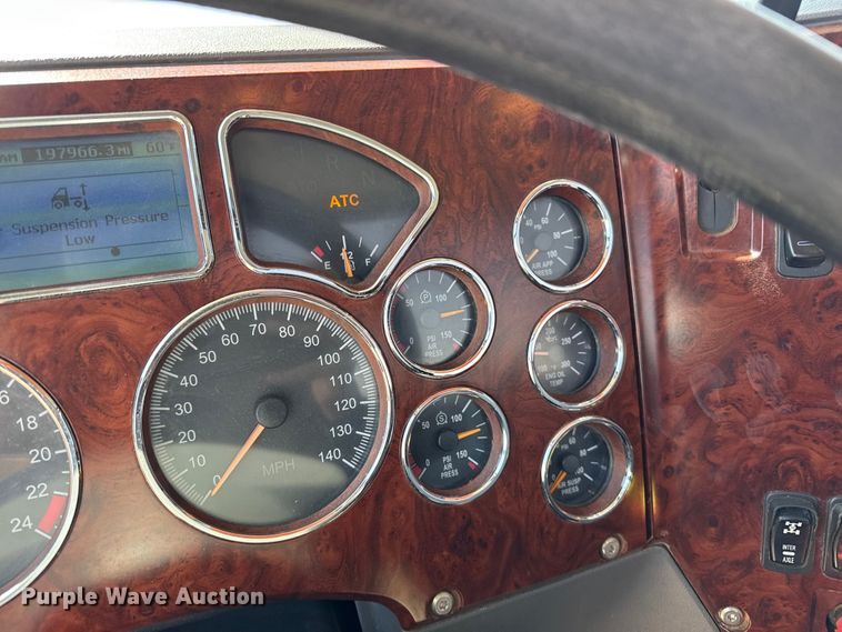 image for item FC2299 2018 Mack CHU613 semi truck