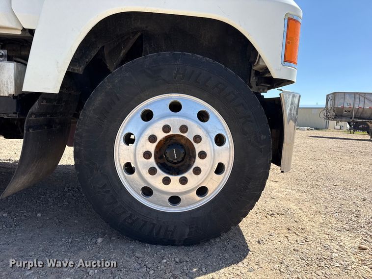 image for item FC2299 2018 Mack CHU613 semi truck