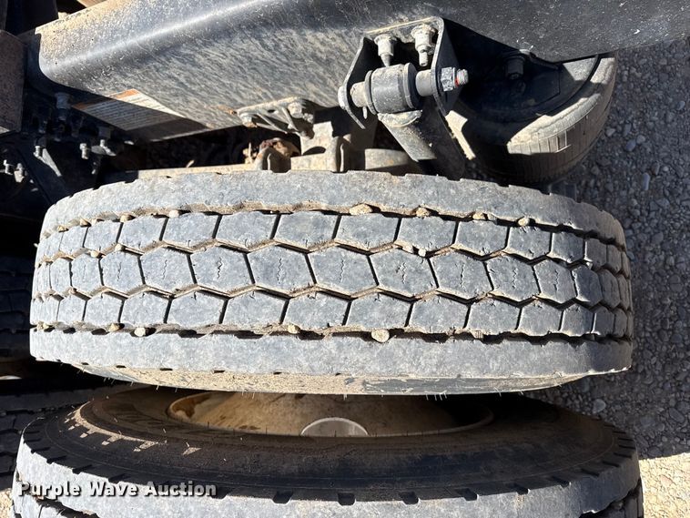 image for item FC2299 2018 Mack CHU613 semi truck