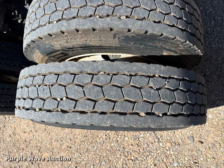 image for item FC2299 2018 Mack CHU613 semi truck