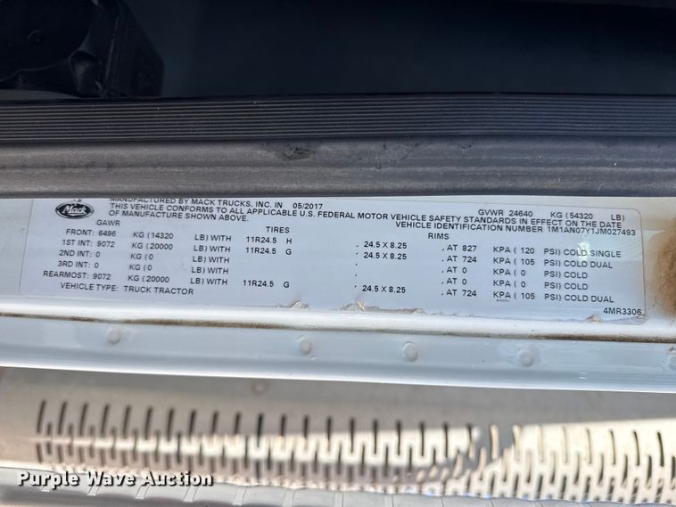 image for item FC2299 2018 Mack CHU613 semi truck