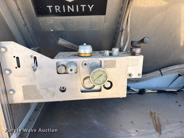 image for item FC2300 2017 Trinity Trailer Mfg Eagle Bridge live bottom trailer