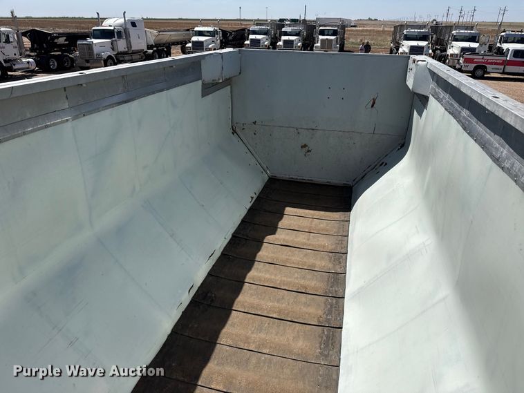 image for item FC2300 2017 Trinity Trailer Mfg Eagle Bridge live bottom trailer