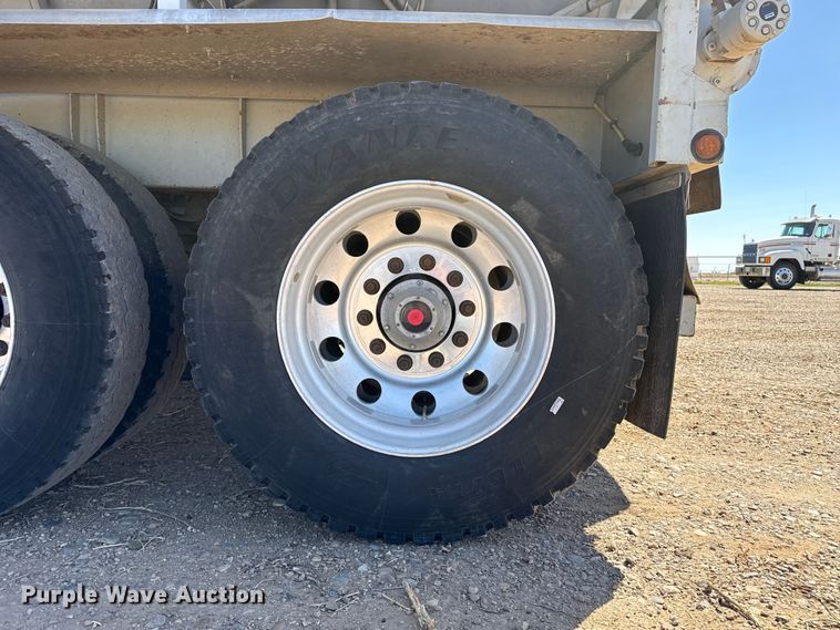 image for item FC2300 2017 Trinity Trailer Mfg Eagle Bridge live bottom trailer