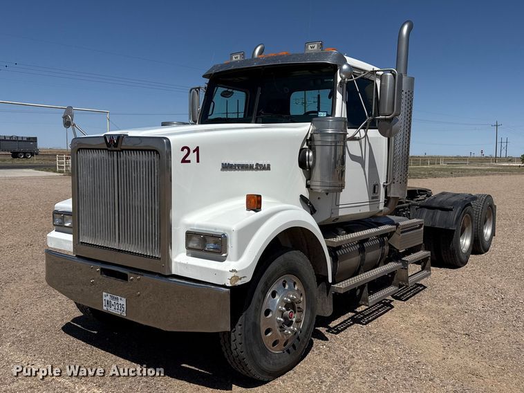 image for item FC2301 2017 Western Star 4900SF glider semi truck