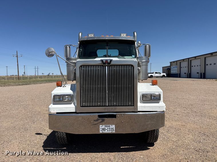image for item FC2301 2017 Western Star 4900SF glider semi truck