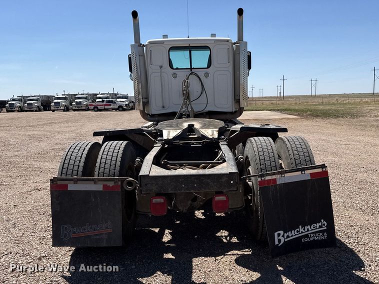 image for item FC2301 2017 Western Star 4900SF glider semi truck