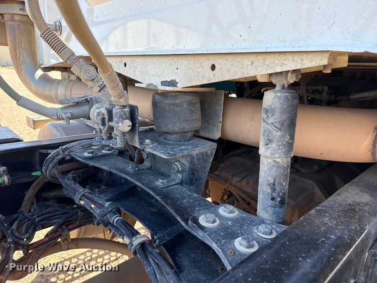 image for item FC2301 2017 Western Star 4900SF glider semi truck