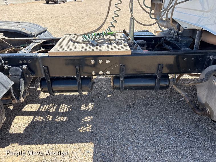 image for item FC2301 2017 Western Star 4900SF glider semi truck