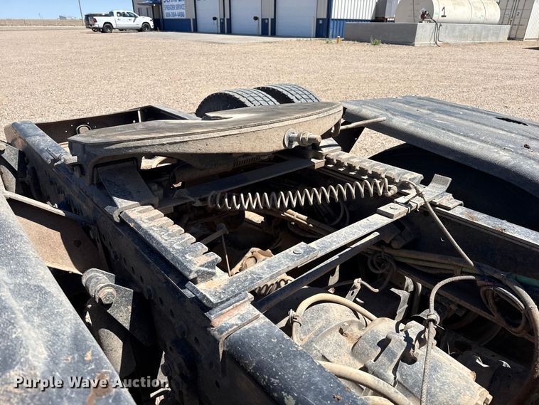 image for item FC2301 2017 Western Star 4900SF glider semi truck