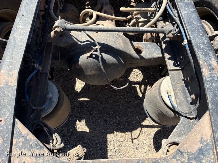 image for item FC2301 2017 Western Star 4900SF glider semi truck