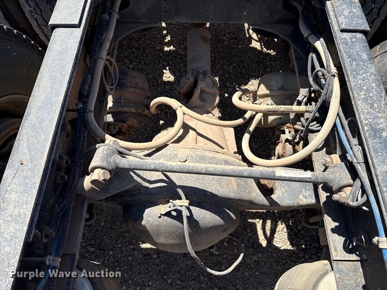 image for item FC2301 2017 Western Star 4900SF glider semi truck