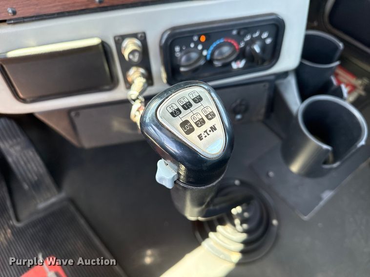 image for item FC2301 2017 Western Star 4900SF glider semi truck
