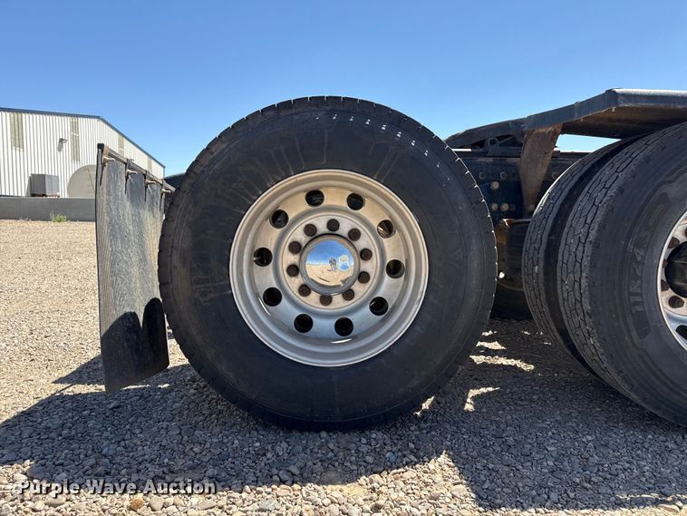 image for item FC2301 2017 Western Star 4900SF glider semi truck