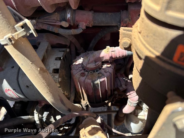 image for item FC2303 2014 Mack CHU613 semi truck