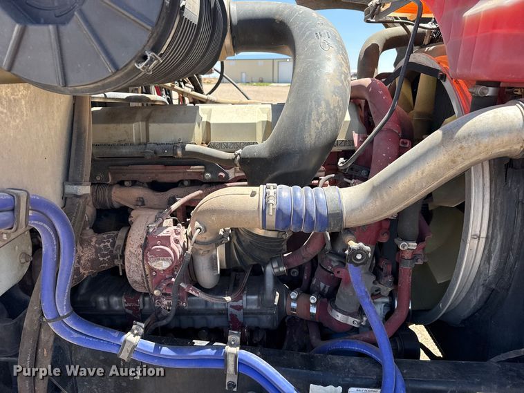 image for item FC2303 2014 Mack CHU613 semi truck
