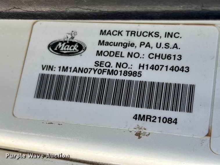 image for item FC2303 2014 Mack CHU613 semi truck