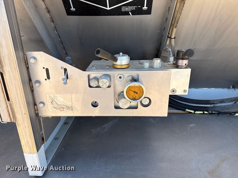 image for item FC2304 2016 Trinity Trailer Mfg live bottom trailer