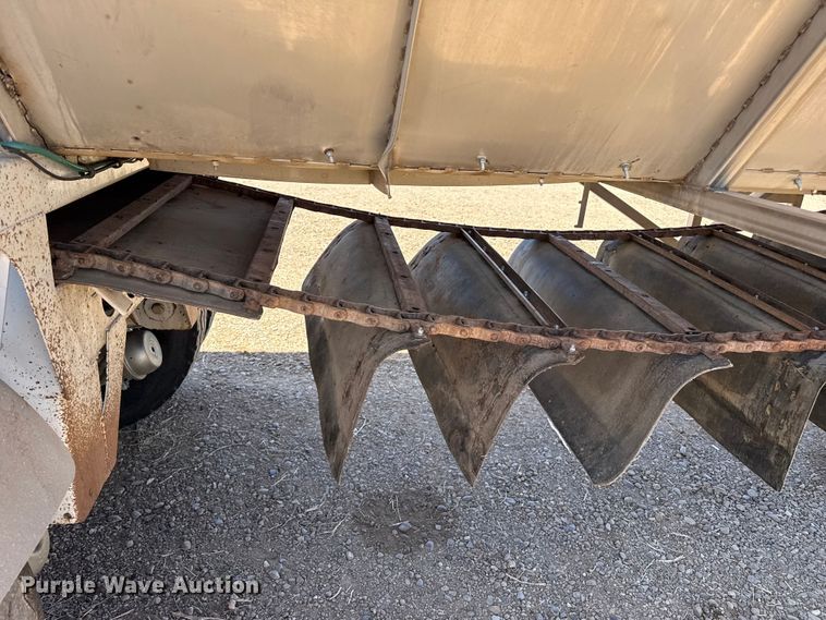 image for item FC2304 2016 Trinity Trailer Mfg live bottom trailer