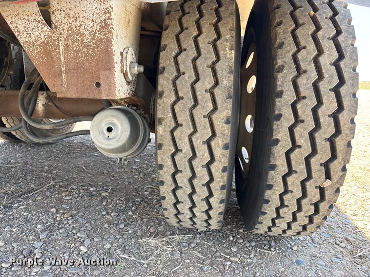 image for item FC2304 2016 Trinity Trailer Mfg live bottom trailer