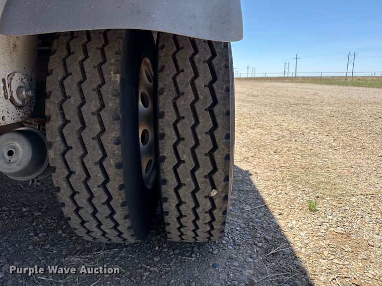 image for item FC2304 2016 Trinity Trailer Mfg live bottom trailer