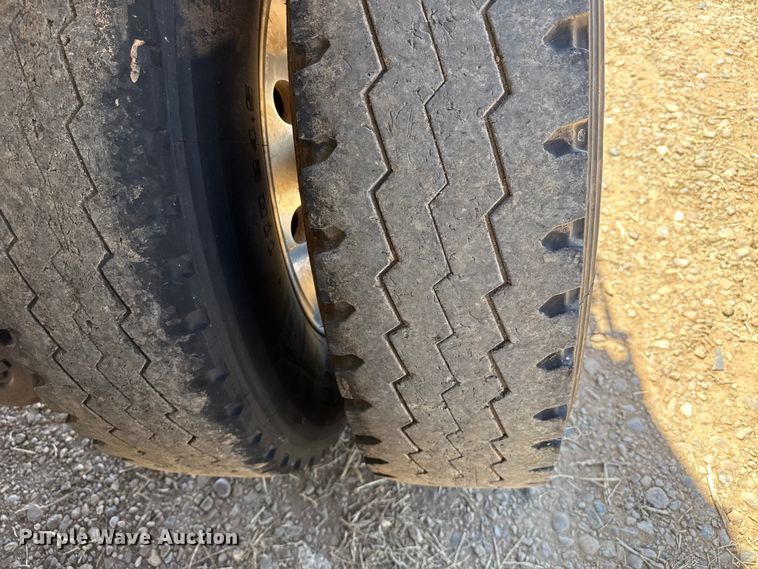 image for item FC2304 2016 Trinity Trailer Mfg live bottom trailer