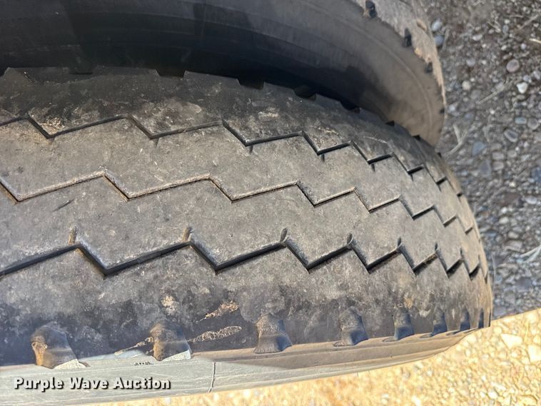 image for item FC2304 2016 Trinity Trailer Mfg live bottom trailer