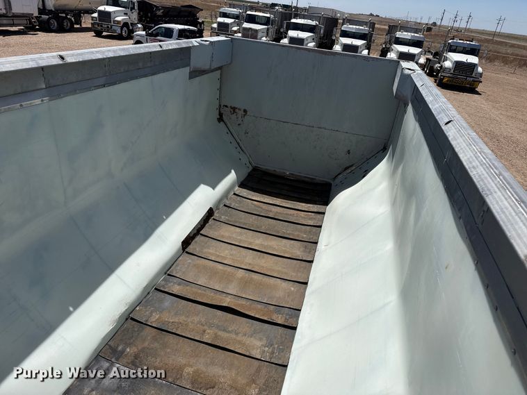 image for item FC2306 2017 Trinity Trailer Mfg Eagle Bridge live bottom trailer