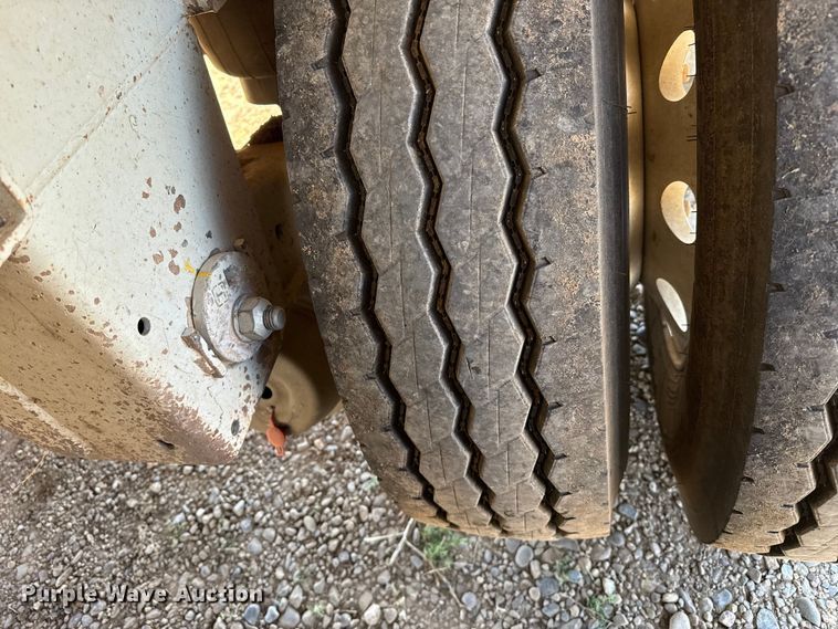 image for item FC2306 2017 Trinity Trailer Mfg Eagle Bridge live bottom trailer