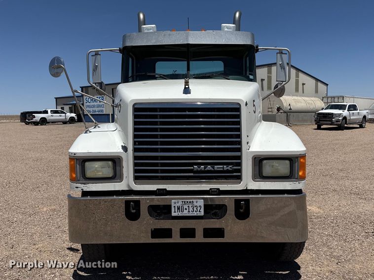 image for item FC2307 2012 Mack CHU613 semi truck