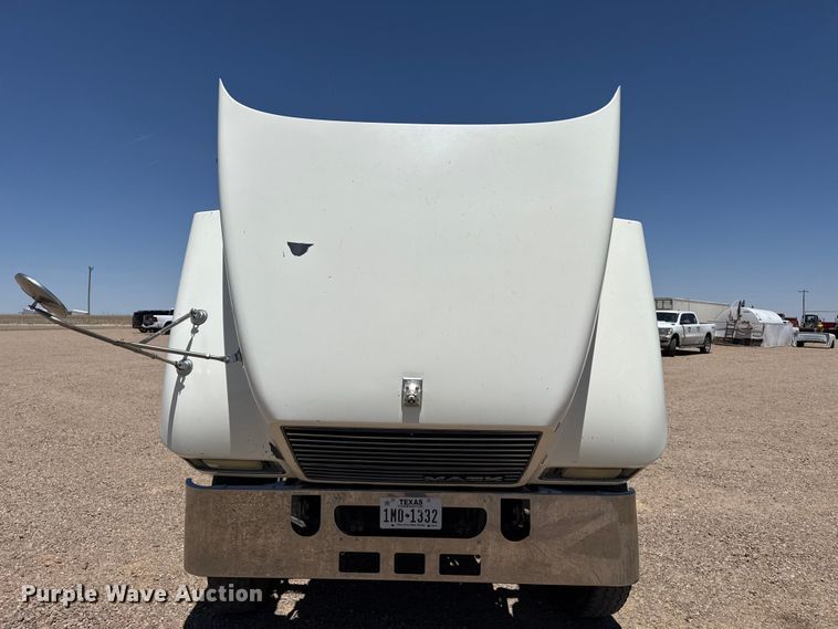 image for item FC2307 2012 Mack CHU613 semi truck