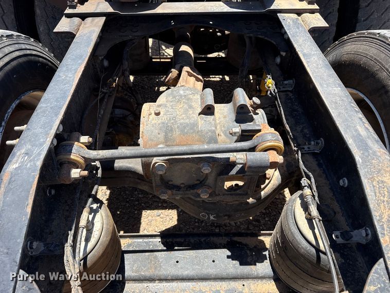 image for item FC2307 2012 Mack CHU613 semi truck