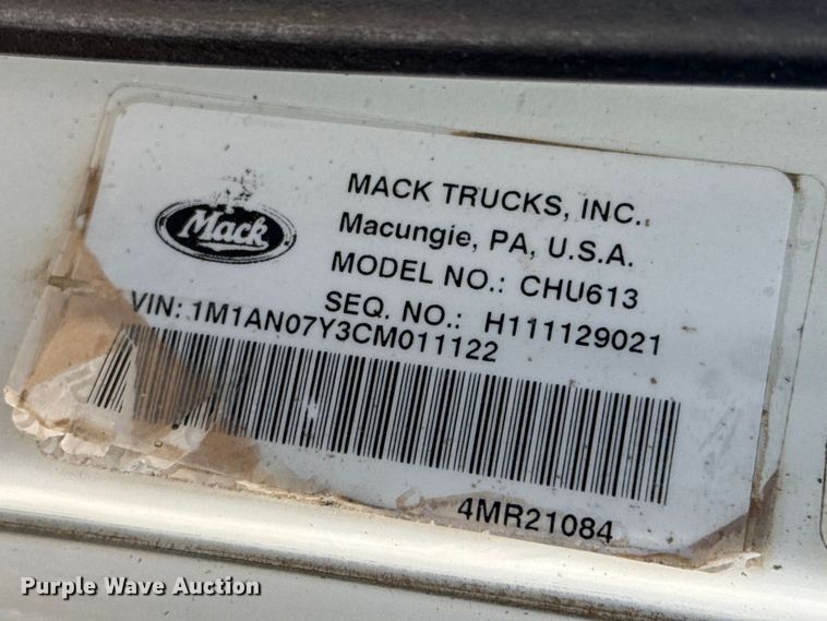 image for item FC2307 2012 Mack CHU613 semi truck