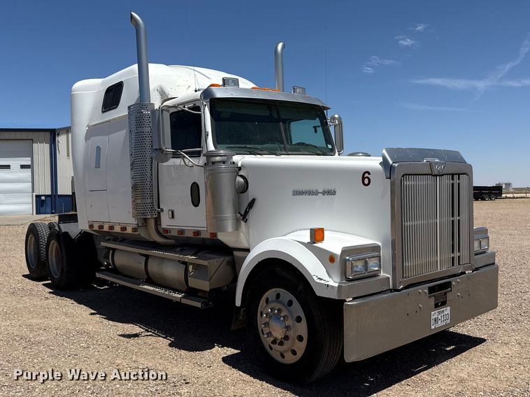 image for item FC2309 1999 Western Star 4964EX semi truck