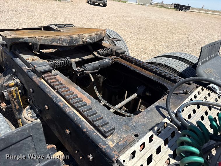 image for item FC2309 1999 Western Star 4964EX semi truck
