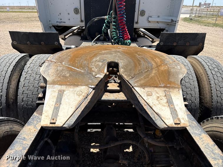 image for item FC2309 1999 Western Star 4964EX semi truck