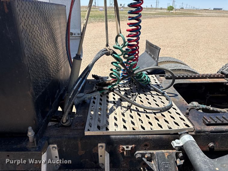 image for item FC2309 1999 Western Star 4964EX semi truck